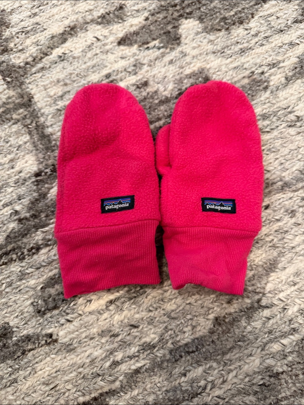 Patagonia Kids Bright Pink Fleece Mittens